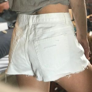 WHITE VINTAGE DENIM SHORTS